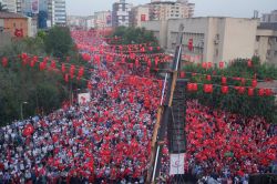 Batman’da on binler darbe nöbetinde buluştu