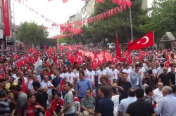 Allah onların tuzaklarını başlarına geçirdi