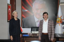 ABD Konsolosu Linda Stuart Specht, AK Parti Diyarbakır İl Başkanlığını ziyaret etti! foto