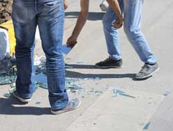 Yolu Temizleyeyim Derken Araç Altında Kalıyorlardı