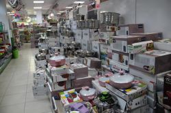 Çeyiz satan esnaf dertli