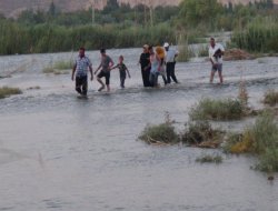 Dema ku qapaxên bendavê hatin vekirin zevî di bin avê de man