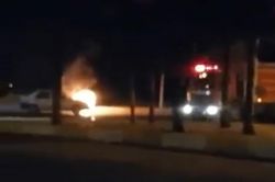 Seyir halindeki araç alev aldı