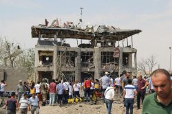 Diyarbakır Valiliği: Saldırıda 3 kişi hayatını kaybetti