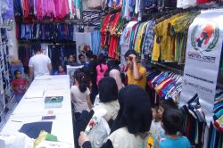 Avrupa Yetim-Der Konya'da 30 yetimi giydirdi