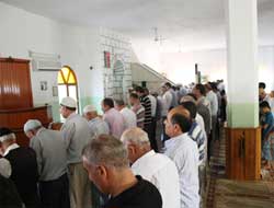 Halk Klimalı Camileri Tercih Ediyor