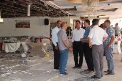 HÜDA PAR heyetinden iş yerleri hasar gören esnafa ziyaret