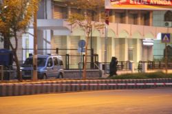 Kaymakamlık civarında bombalı araç paniği