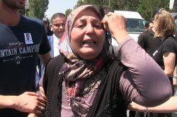 Ey zalimler ciğerlerimizi yakmayın, biz anneyiz video foto