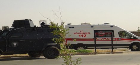 Nusaybin'de polis zırhlı aracı devrildi: 3 yaralı