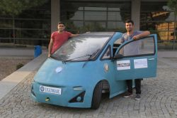 Azimle çalışıp elektrikli otomobil ürettiler