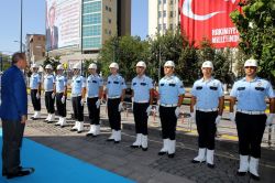 Cumhurbaşkanı, Gaziantep Valiliğini ve belediyeyi ziyaret etti