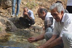 Su nimetine karşılık 120 yıldır kurban kesiyorlar