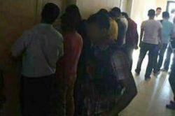 Yol kesen PKK’lilere destek olan 8 kişi gözaltına alındı