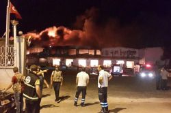 Diyarbakır’da korkutan depo yangını