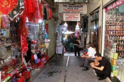 Mardin esnafı umudunu bayram alışverişine bağladı