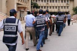 Batman’da 8 polis tutuklandı