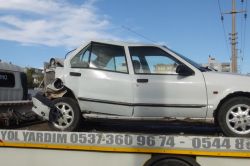 Kırmızı ışıkta duran otomobile tanker çarptı: 2 yaralı