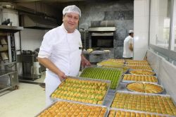 Bayramda bezelyeden baklava yememek için dikkat