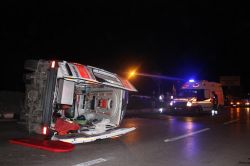 Hasta taşıyan ambulans kaza yaptı: 6 yaralı