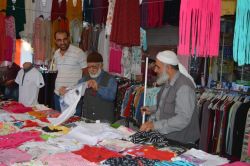 Dar gelirli aileler için bayram pazarı kuruldu