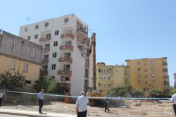 Yıkımın yapıldığı mahallede elektrik kesintisi tepkilere neden oldu