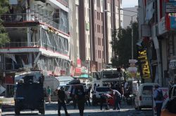 Van’da bombalı saldırı: 48 yaralı