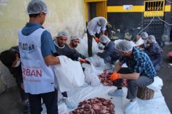 Van Rahmet Eli Gıda Bankasından toplu kurban kesimi