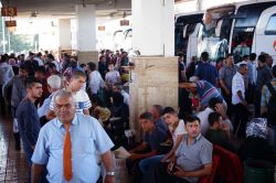 Bayram dönüşü yoğunluğu nedeniyle ek seferler başlatıldı