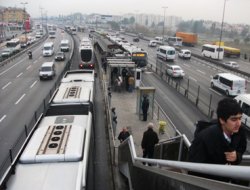 Mecidiyeköy Metrobüs İstasyonu Yenileniyor