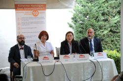 Türkiye’de 600 bin aile Alzheimer hastalığı ile mücadele ediyor