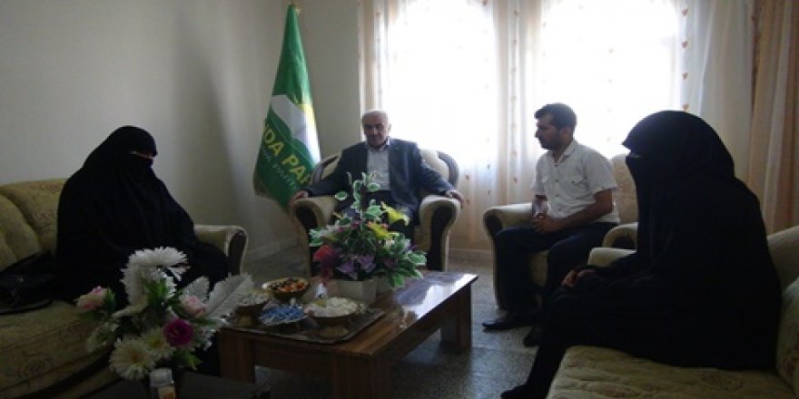 "28 Şubat-FETÖ Mağdur Aileler İnisiyatifi" siyasi partileri ziyaret etti