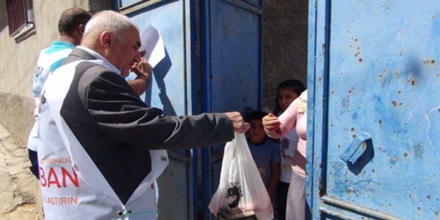 HÜDA PAR Çınar İlçe Başkanı ‘Yasin Börü’ anısına kurban eti dağıttı