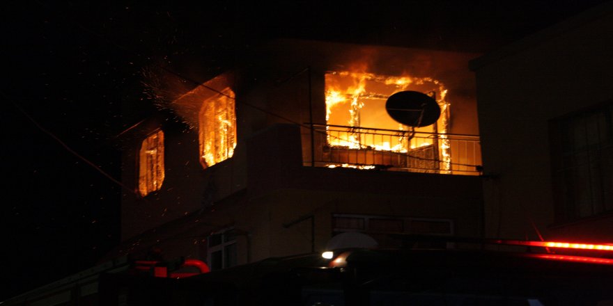 Denizli’de çıkan yangında 5 ev küle döndü: 8 yaralı