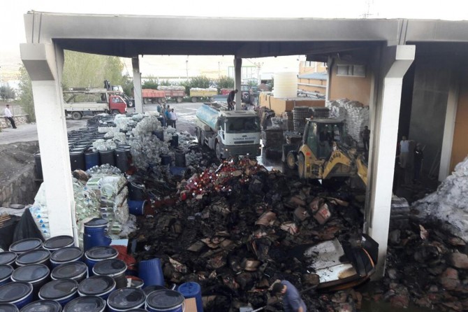 Elazığ Organize Sanayi Bölgesinde korkutan yangın