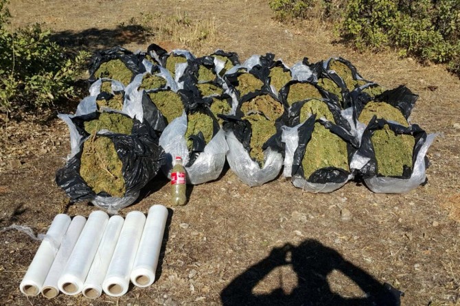 Lice ve Hazro'da yüklü miktarda esrar ele geçirildi