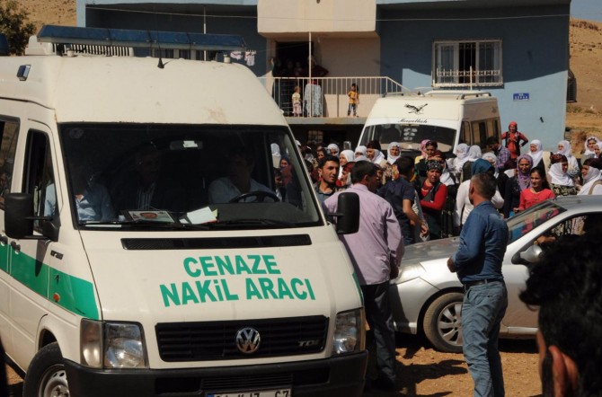 Derik'teki PKK saldırısında ölen korucu toprağa verildi