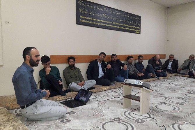 Elazığ’da sosyal medyayı bilinçli kullanma semineri