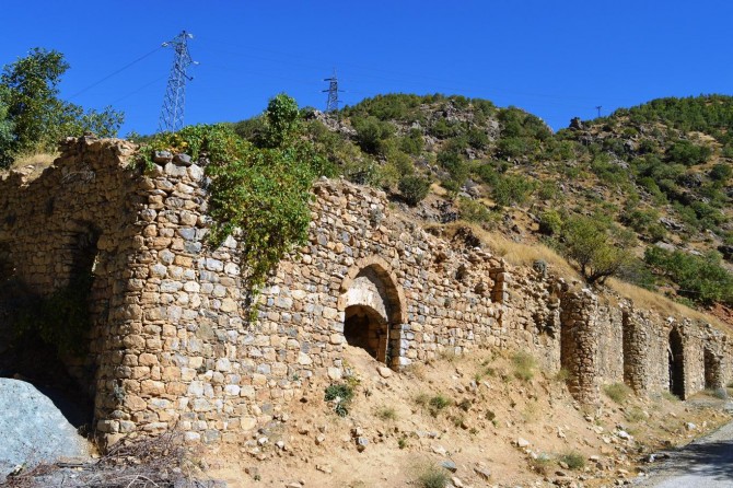 Bitlis'teki Tarihi ‘Duhan Hanı’ yok olmayla karşı karşıya