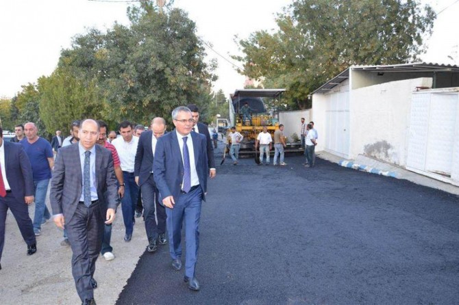 Vali Deniz, belediyesine kayyumun atandığı Beşiri’de incelemelerde bulundu