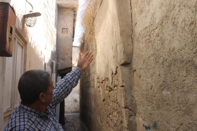 60 yıllık kötü koku mahalle sakinlerini canından bezdirdi