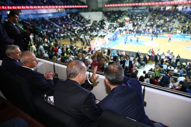 Cumhurbaşkanı Erdoğan, Cumhurbaşkanlığı Kupası basketbol maçını izledi