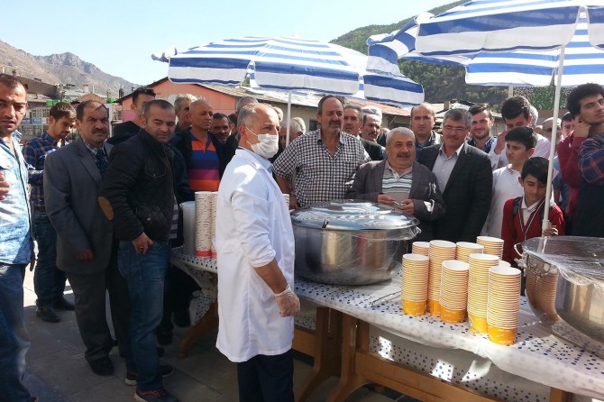 Gümüşhanelilere aşure ikram edildi