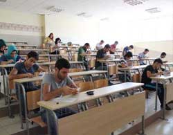 Kürtçe ve Zazaca Öğretmen Adayları Yabancı Dil Sınavına Girdi (Video)