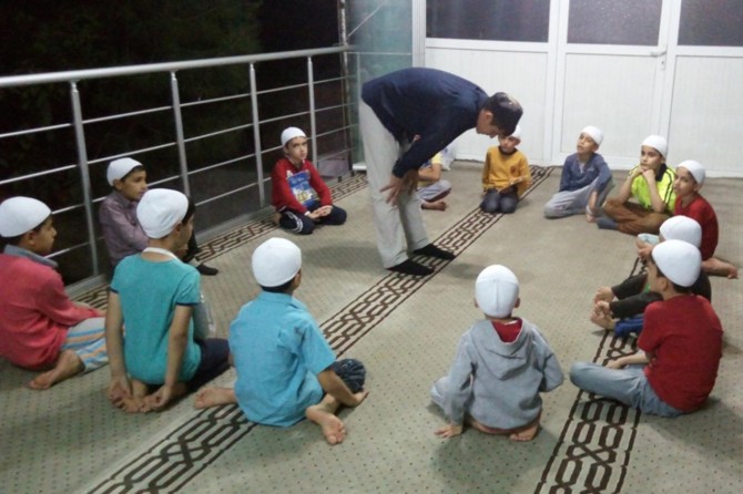 Diyarbakır’da namaz eğitimi alan yüzlerce öğrenciye sertifika verilecek