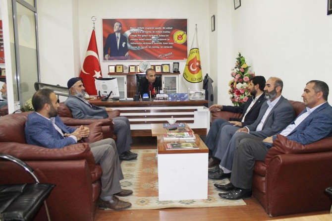 FETÖ mağduru ailelerden Muş Gazeteciler Cemiyeti'ne ziyaret