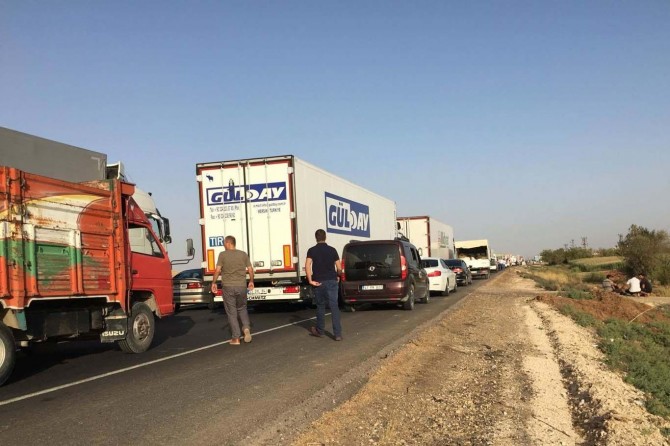 Bomba şüphesiyle kapanan İpekyolu trafiğe açıldı