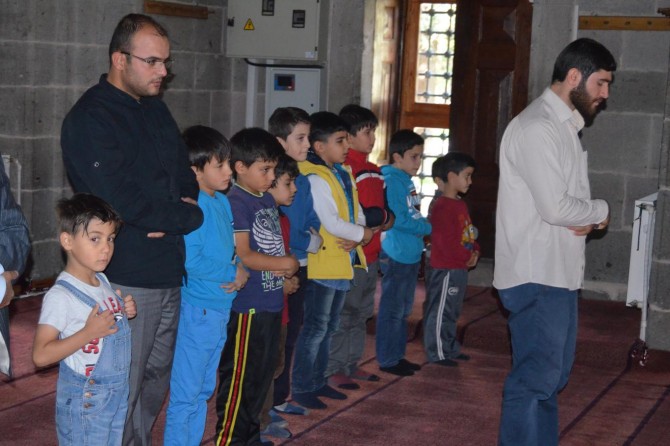 Kayseri'de çocuklara namazı sevdirme programı düzenlendi