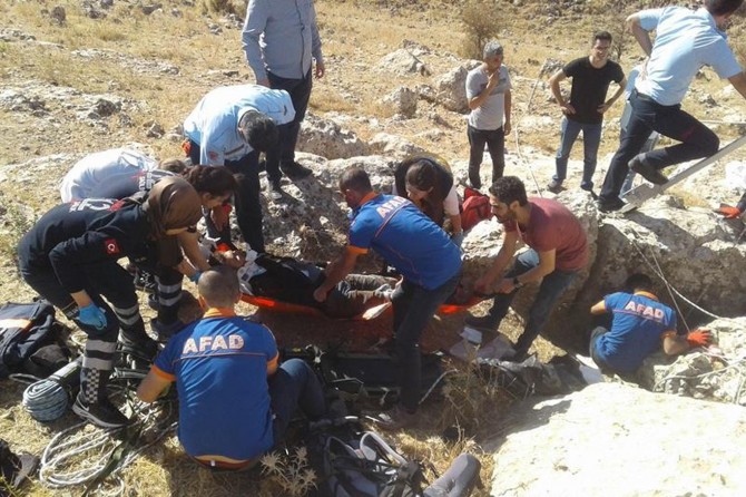 Mardin Artuklu'da kuyuya düşen kişi ağır yaralandı