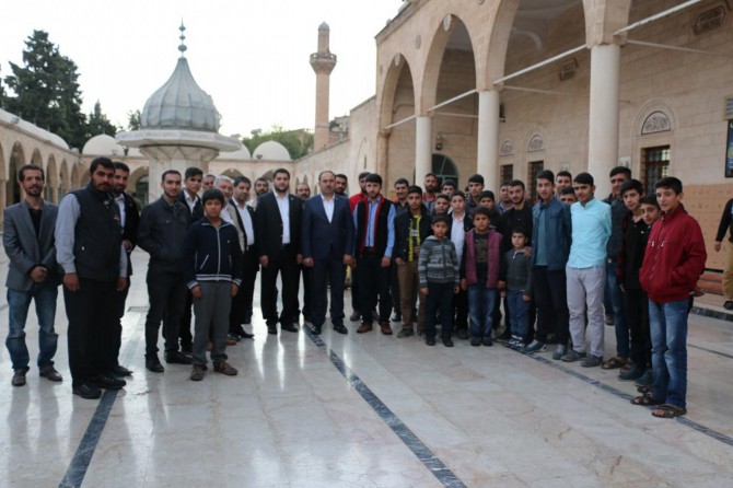 Şanlıurfalı gençler sabah namazında buluştu